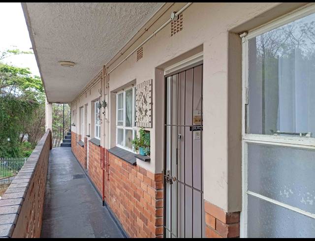 2 BEDROOM FLAT FOR SALE IN BLUFF